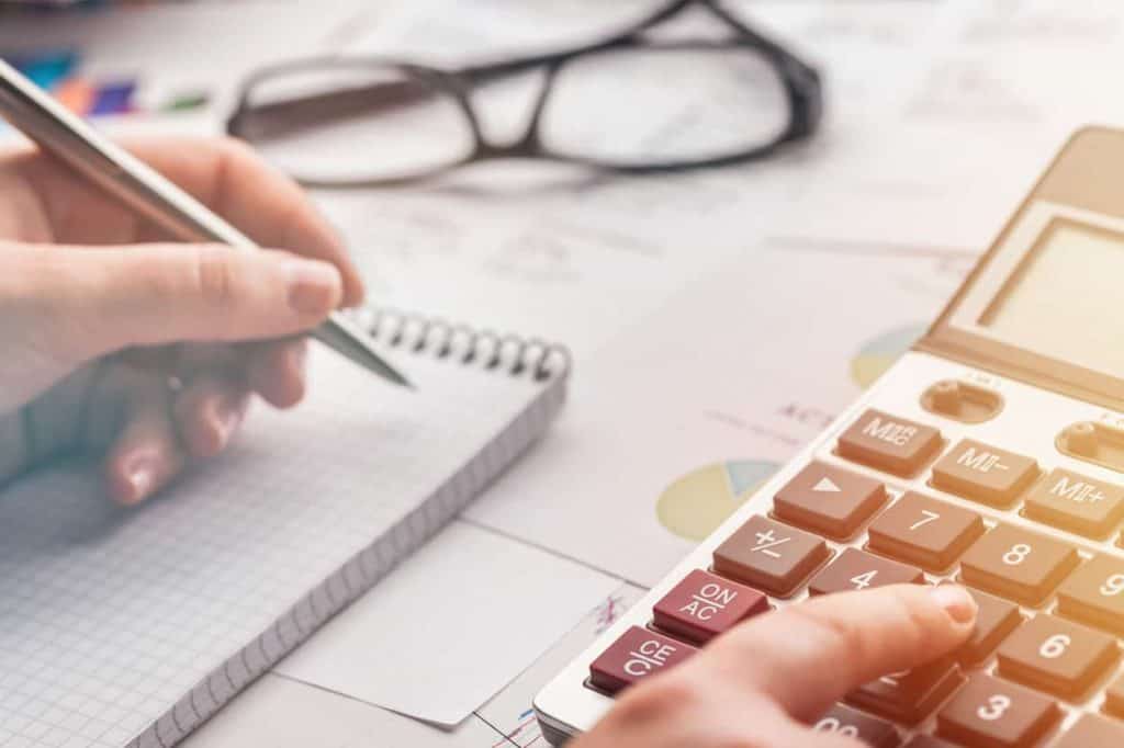 How Should Businesses Set Marketing Budgets? How Should Businesses Set Marketing Budgets?
